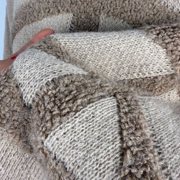 POL Teddy Bear Fuzzy Peach Sign Sweater - Women's Medium, Oversized - Picture 8 of 11